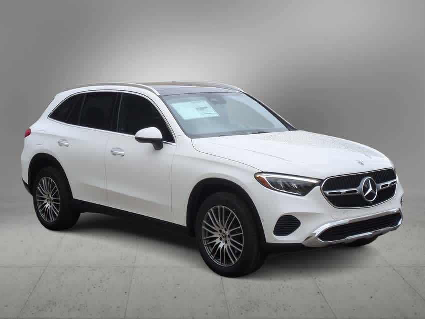 2025 Mercedes Benz GLC 300 4MATIC photo 2