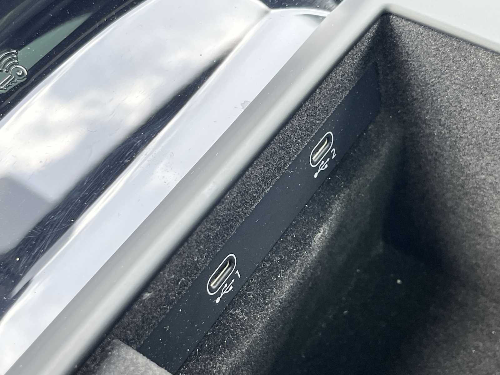 Thumbnail: 2023 Audi A8 - 45