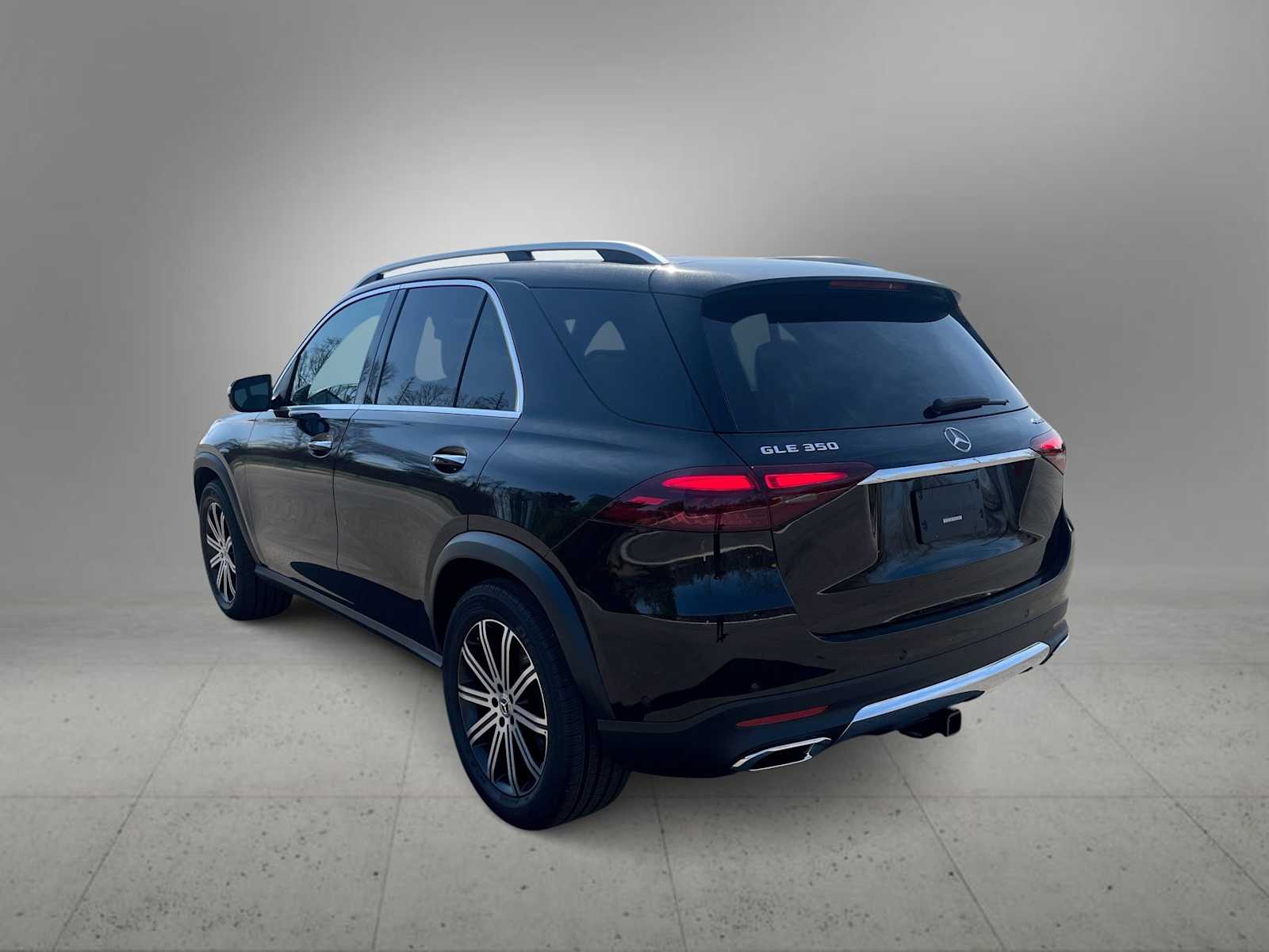 Thumbnail: 2026 Mercedes-Benz GLE - 6