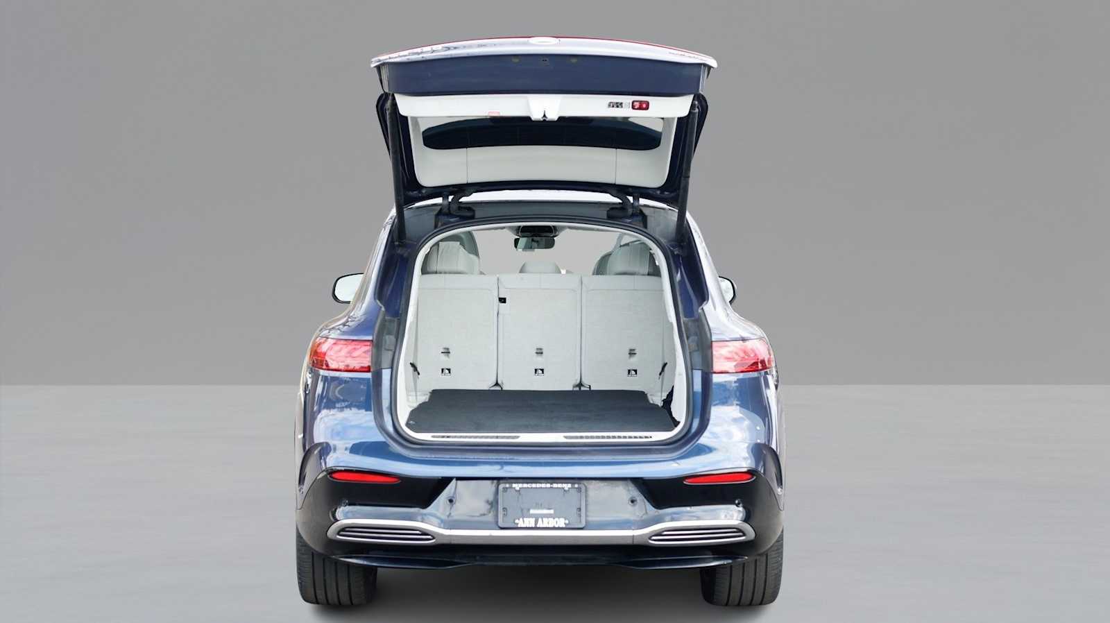 Thumbnail: 2023 Mercedes-Benz EQS - 7