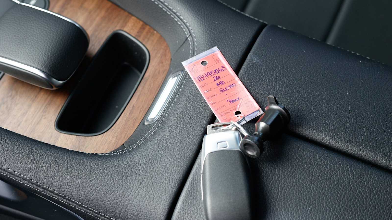 Thumbnail: 2026 Mercedes-Benz GLE - 32