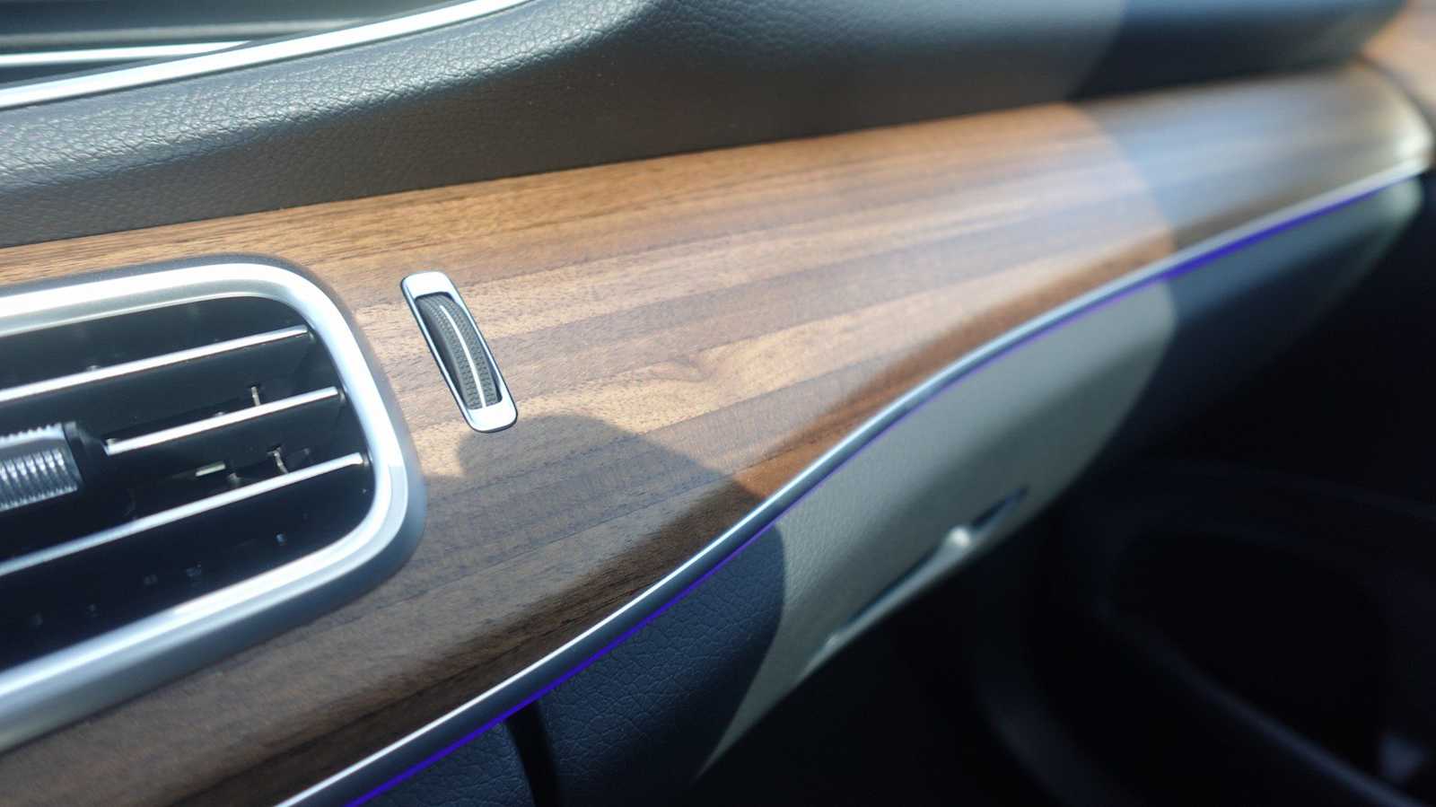 Thumbnail: 2026 Mercedes-Benz GLE - 44