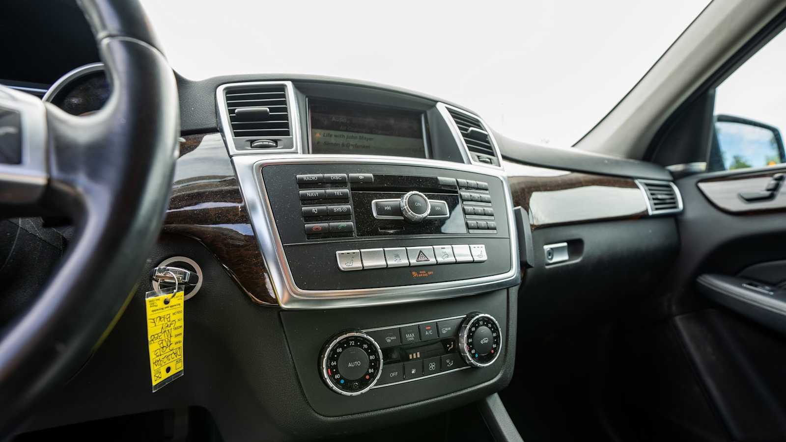 Thumbnail: 2013 Mercedes-Benz M-Class - 13