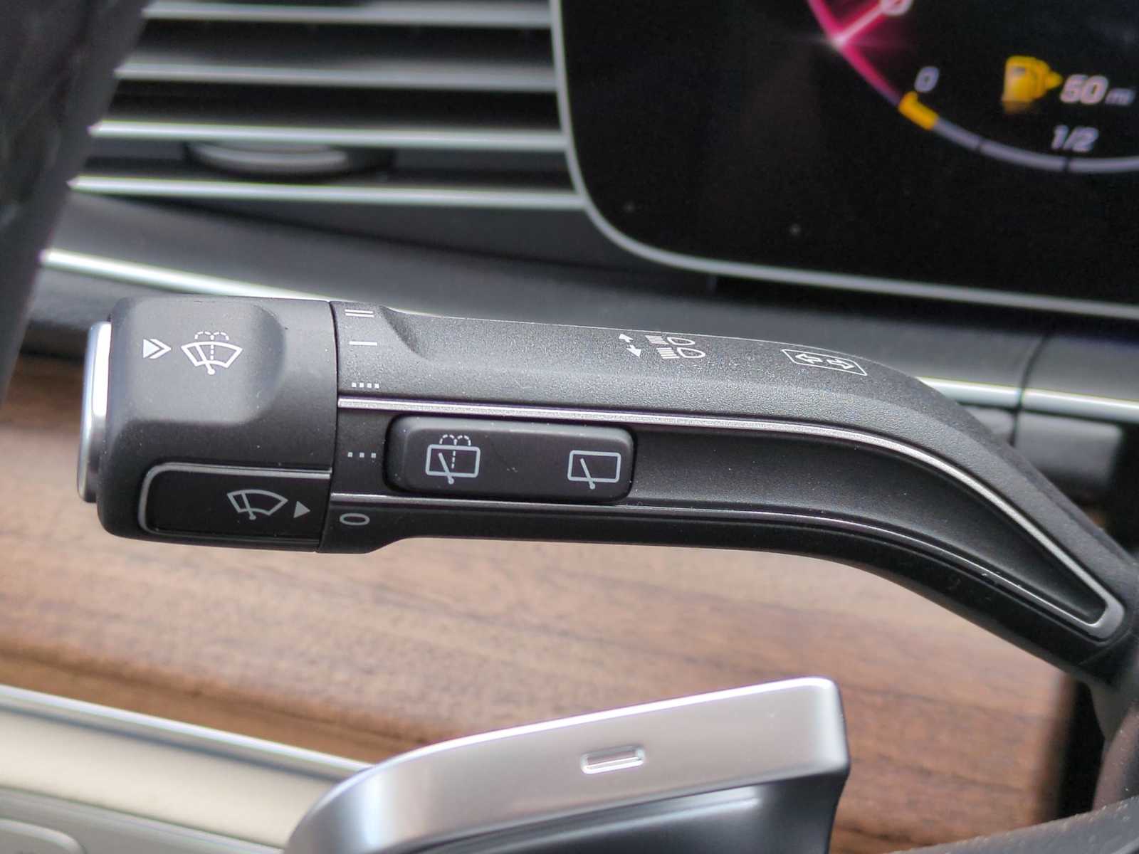 Thumbnail: 2025 Mercedes-Benz GLE - 27