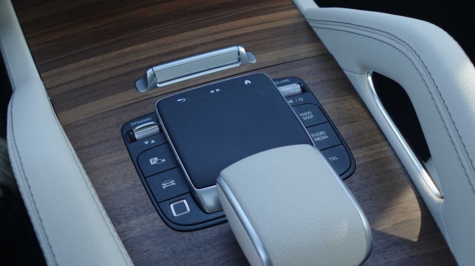 Thumbnail: 2026 Mercedes-Benz GLE - 32