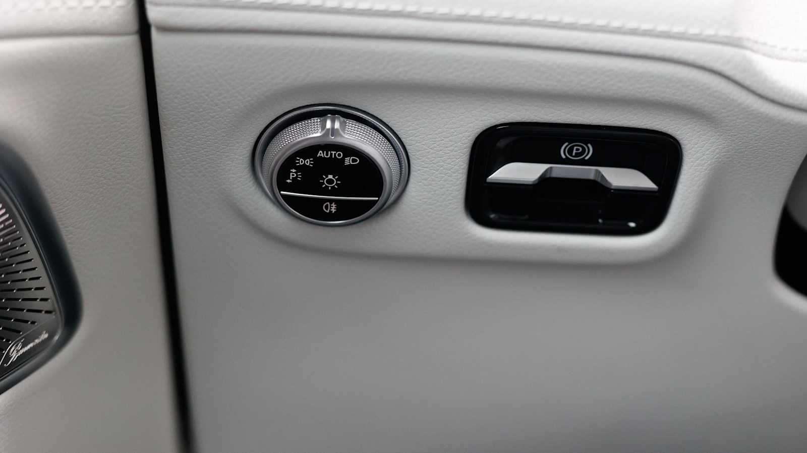 Thumbnail: 2023 Mercedes-Benz EQS - 30