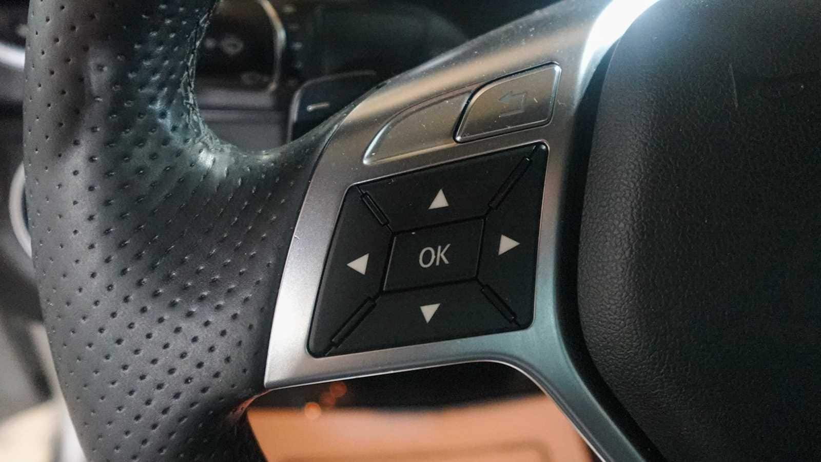 Thumbnail: 2015 Mercedes-Benz C-Class - 22