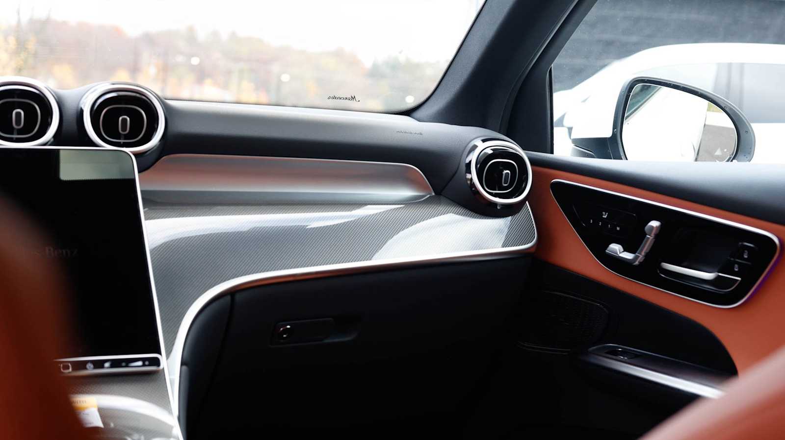 Thumbnail: 2026 Mercedes-Benz GLC - 13