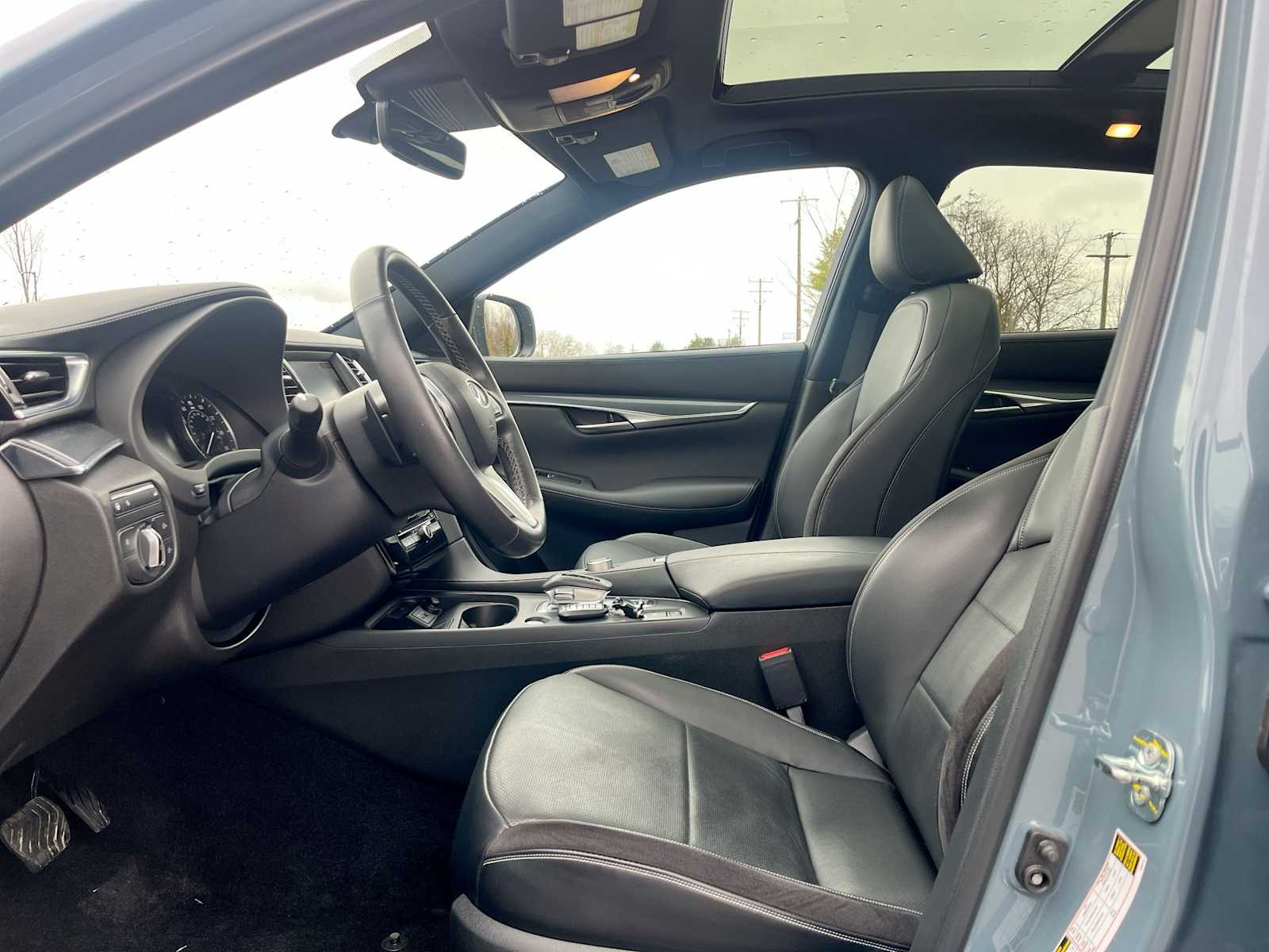 Thumbnail: 2023 INFINITI QX50 - 15