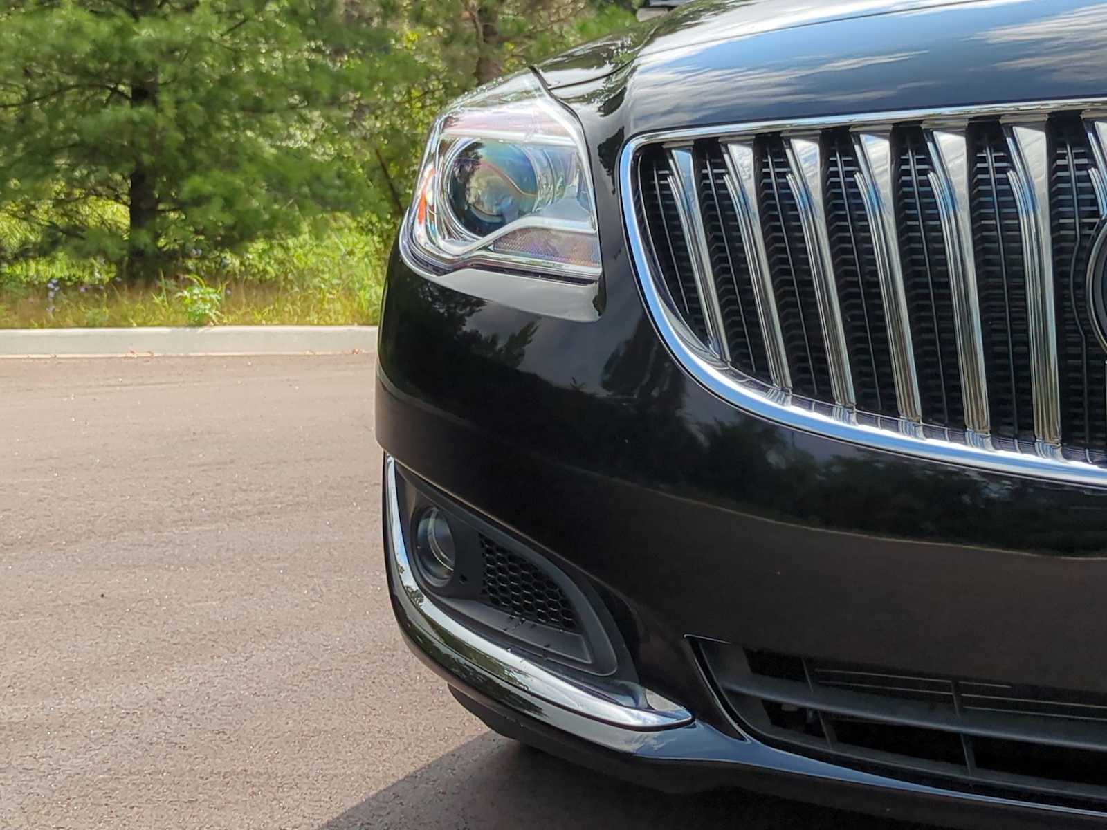 Thumbnail: 2017 Buick Regal - 11