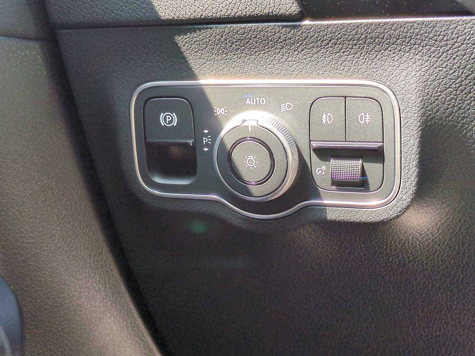 Thumbnail: 2025 Mercedes-Benz GLA - 27