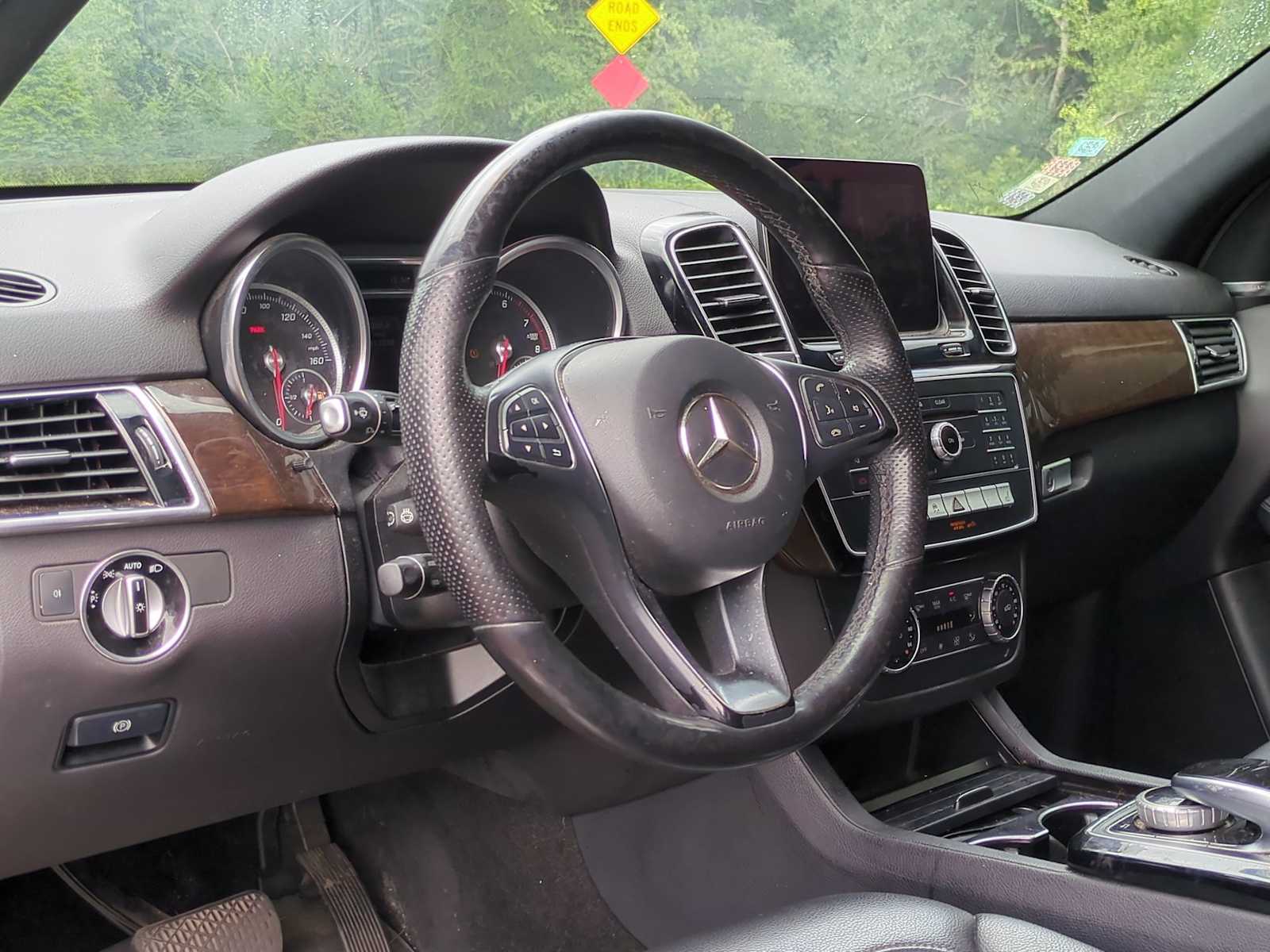 Thumbnail: 2016 Mercedes-Benz GLE - 9