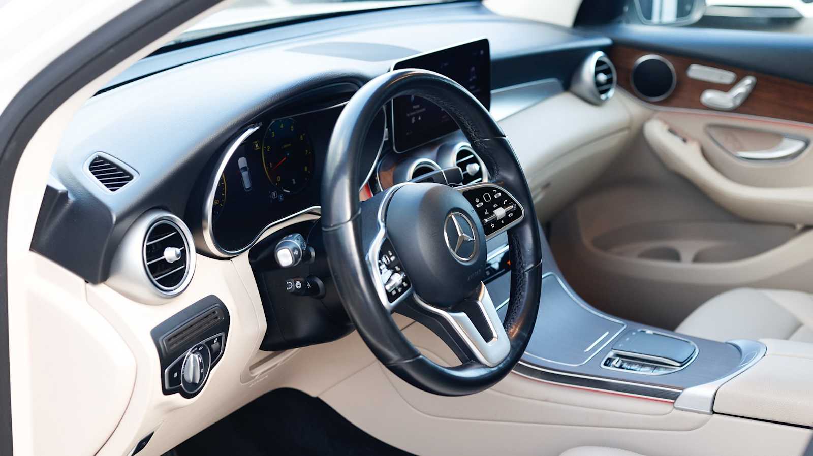 Thumbnail: 2022 Mercedes-Benz GLC - 15