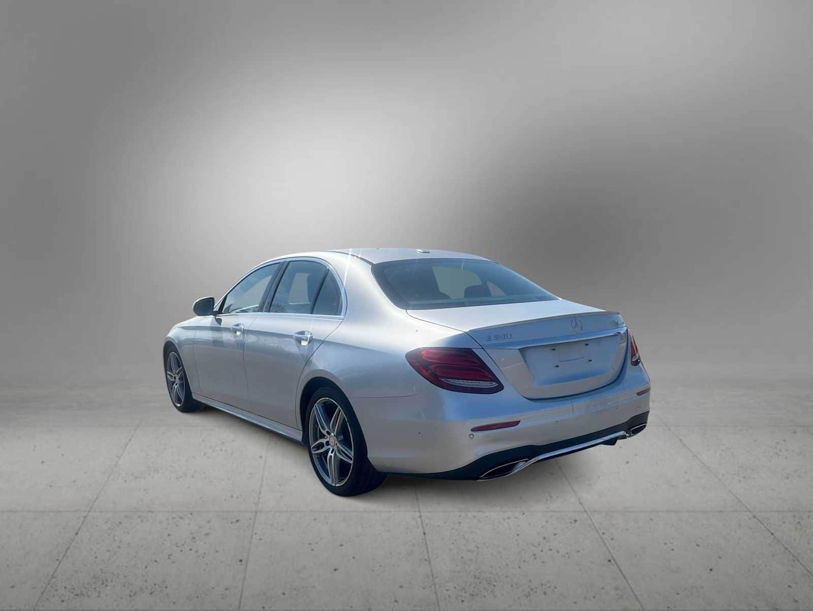 Thumbnail: 2017 Mercedes-Benz E-Class - 6