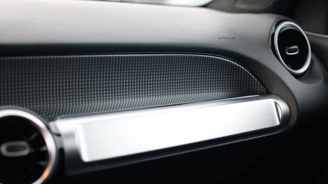 Thumbnail: 2022 Mercedes-Benz GLB - 32