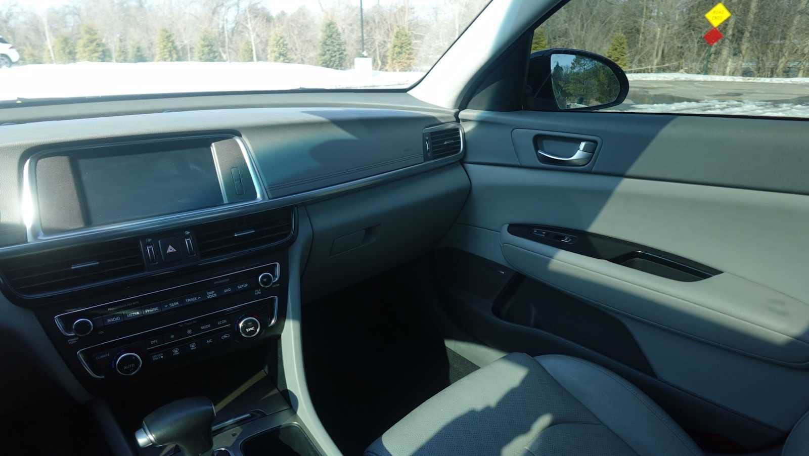 Thumbnail: 2017 Kia Optima - 18