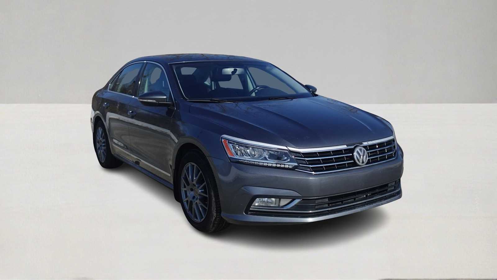 Thumbnail: 2017 Volkswagen Passat - 3