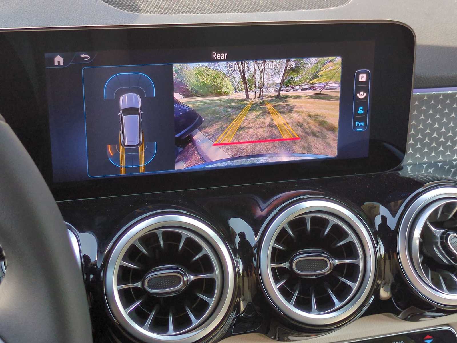 Thumbnail: 2025 Mercedes-Benz GLB - 31