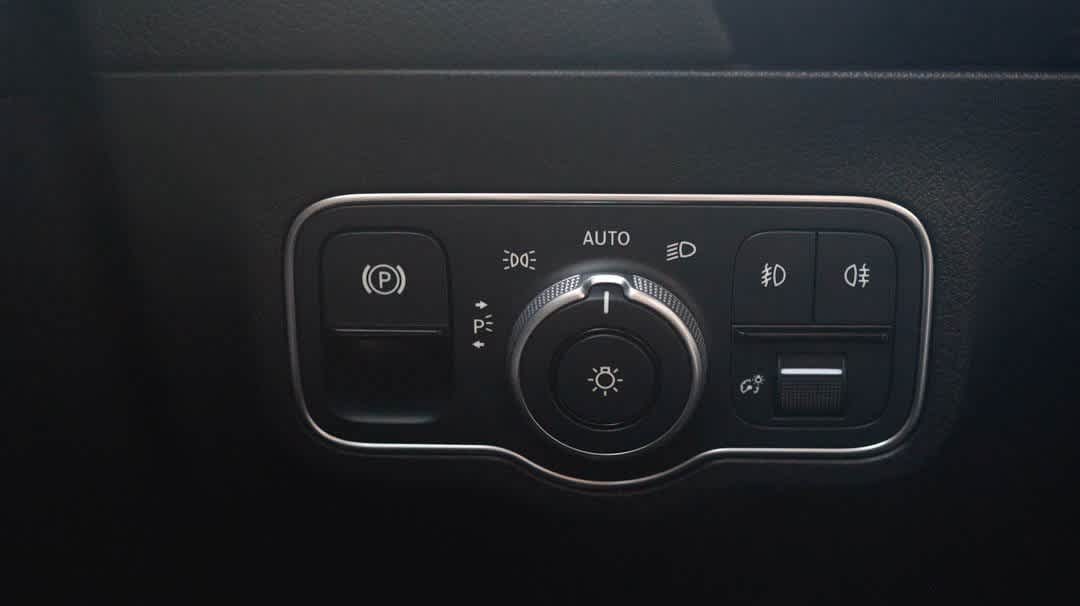 Thumbnail: 2023 Mercedes-Benz GLA - 35