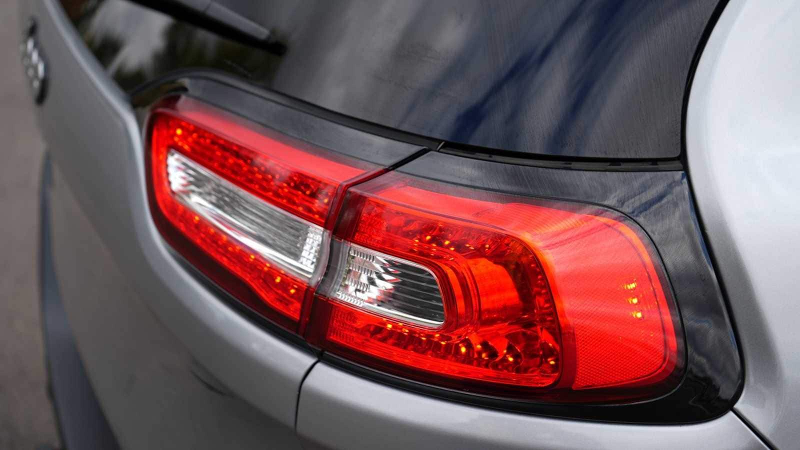 Thumbnail: 2016 Jeep Cherokee - 13