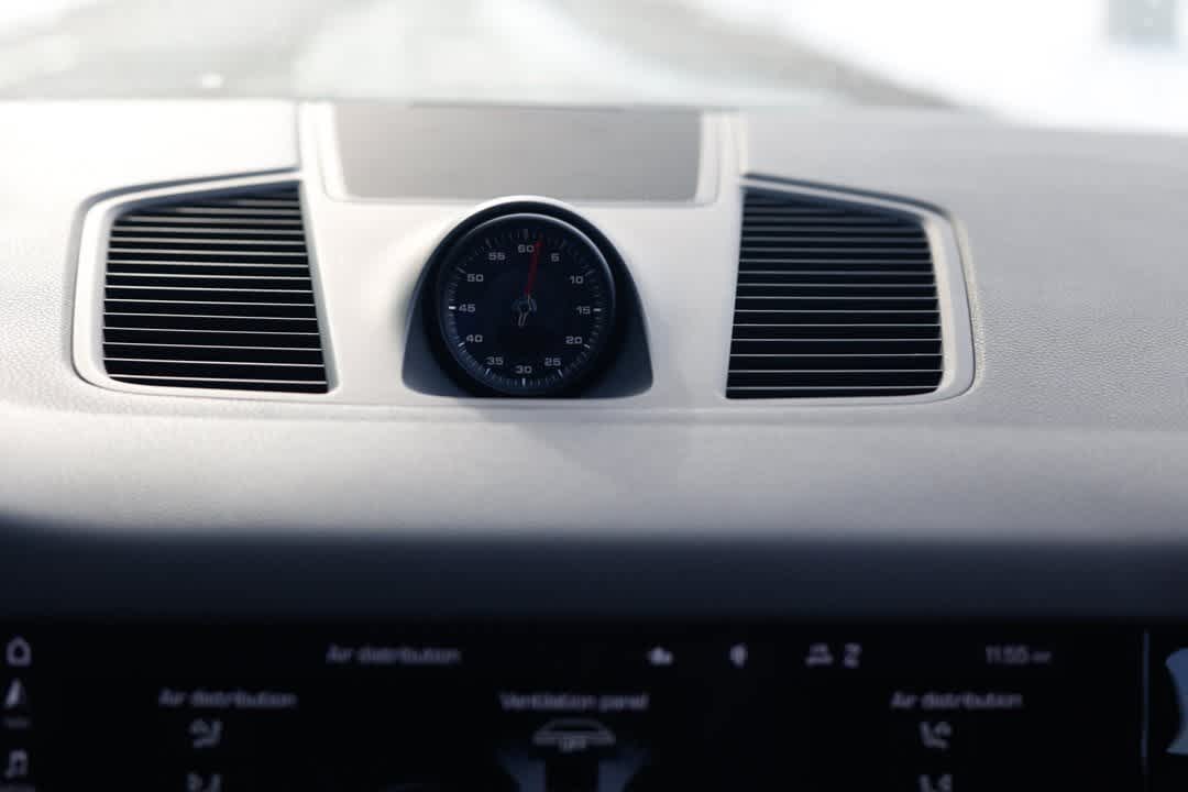 Thumbnail: 2020 Porsche Cayenne - 34