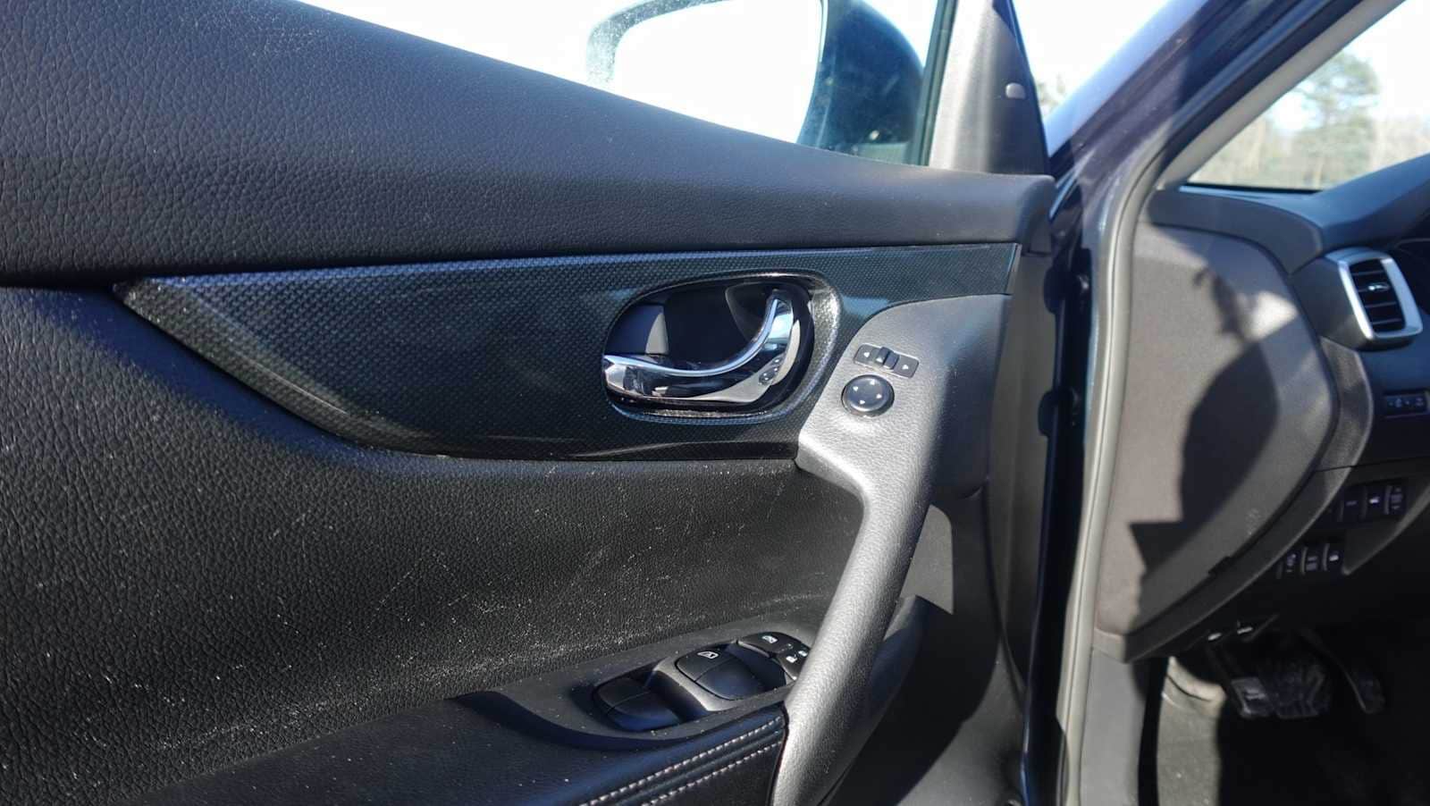 Thumbnail: 2016 Nissan Rogue - 13