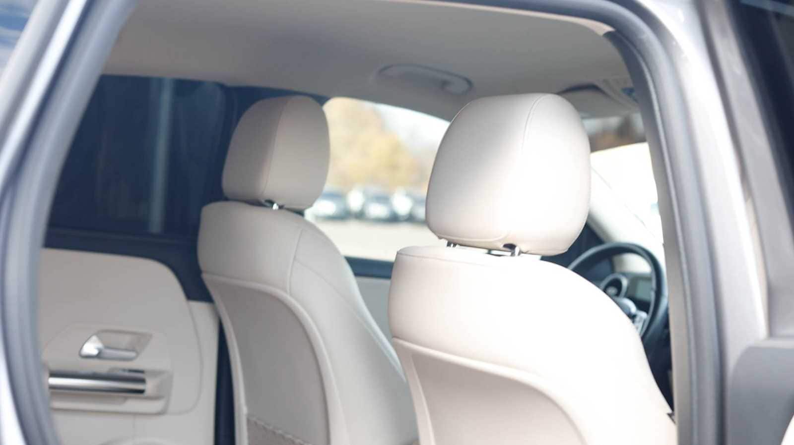 Thumbnail: 2022 Mercedes-Benz GLA - 25