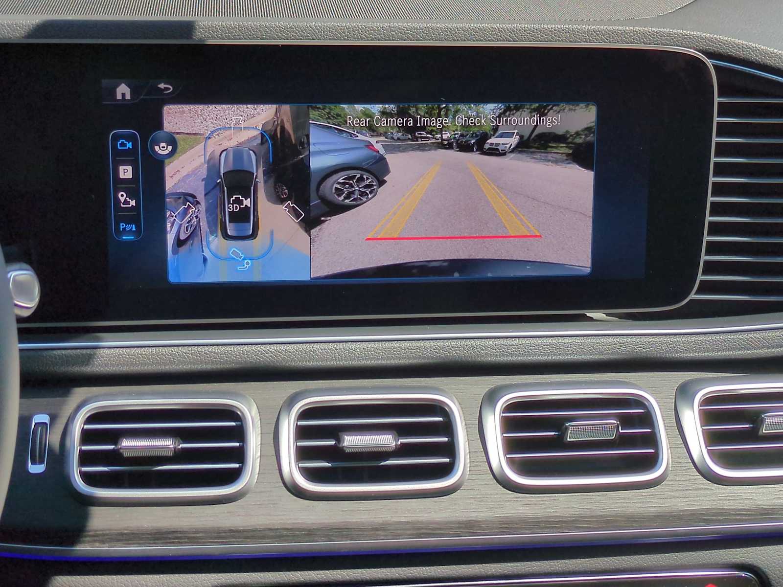 Thumbnail: 2026 Mercedes-Benz GLE - 32