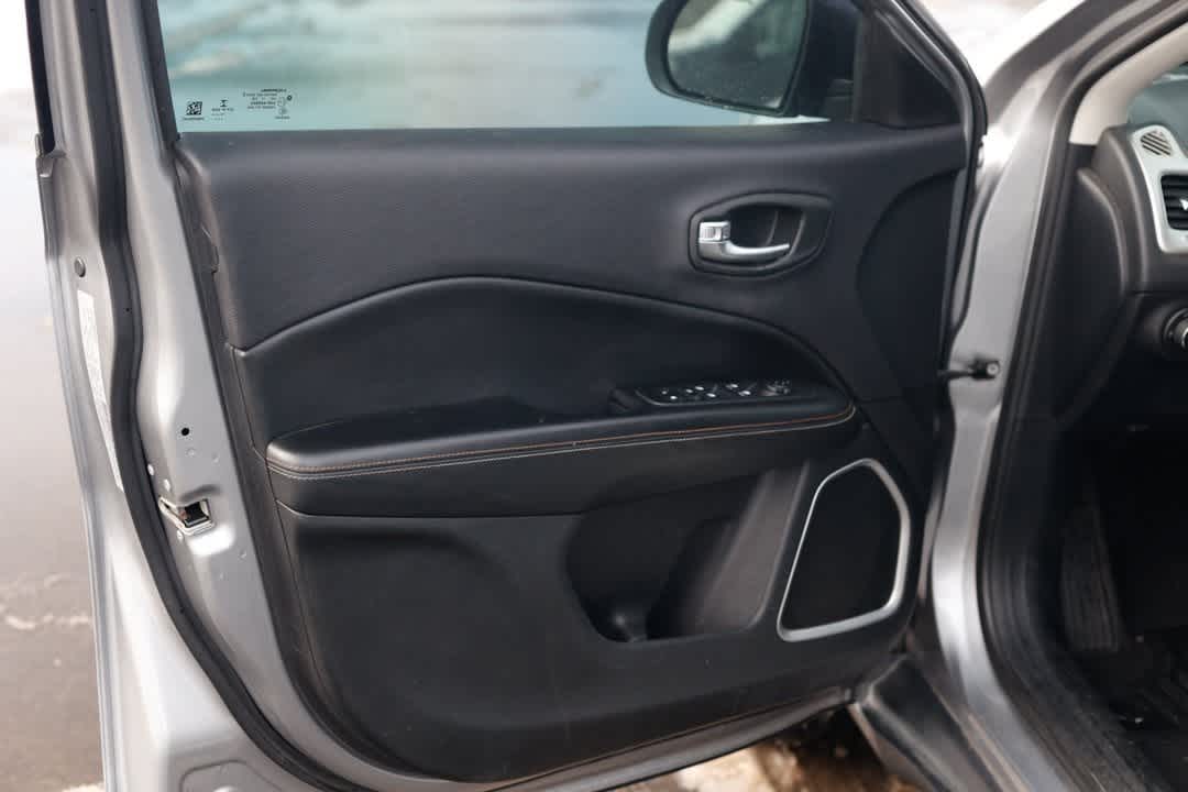 Thumbnail: 2018 Jeep Compass - 13