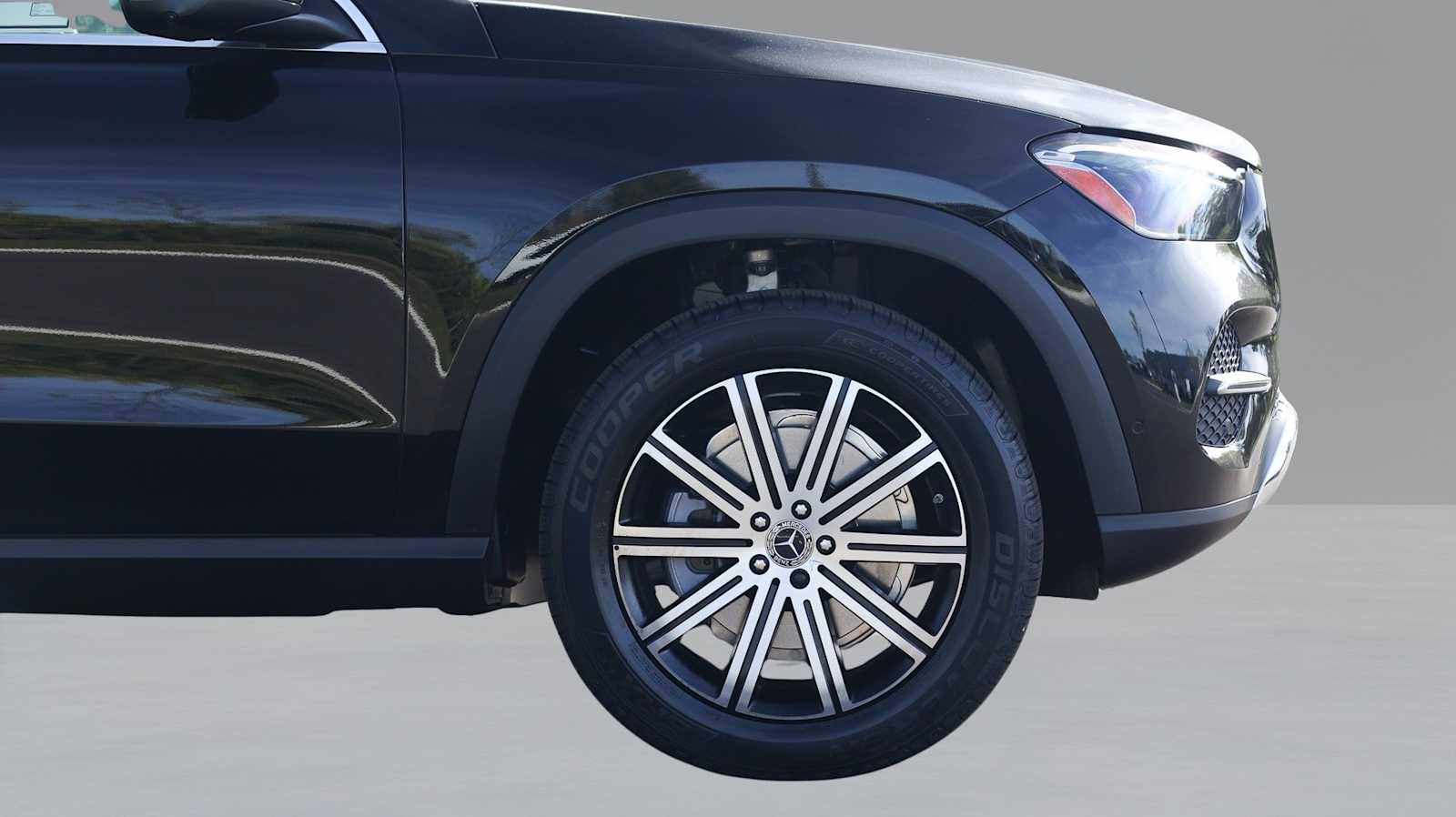 Thumbnail: 2026 Mercedes-Benz GLE - 10