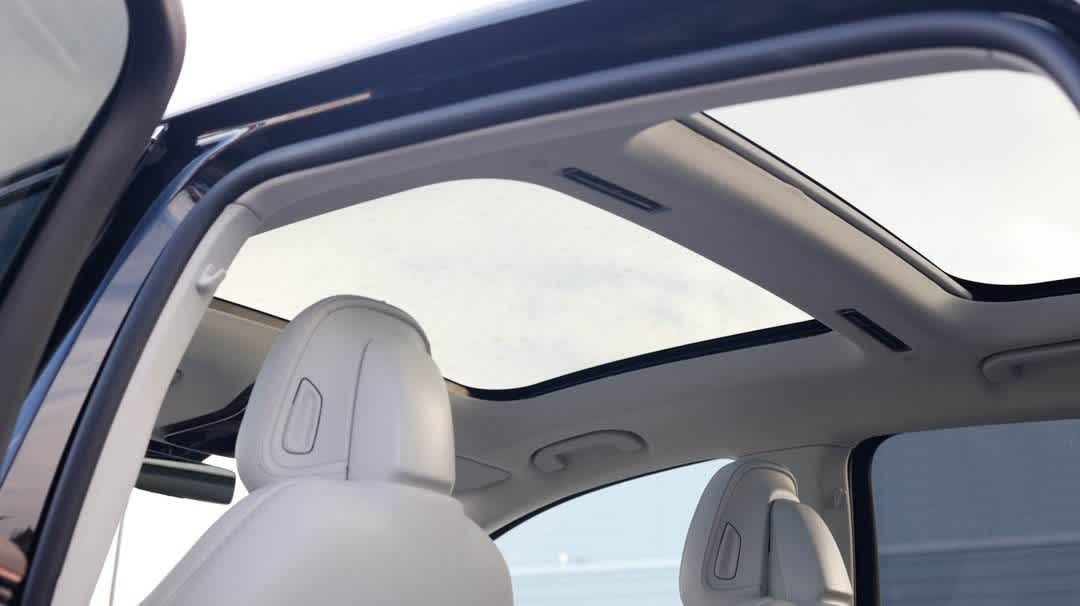 Thumbnail: 2023 Mercedes-Benz EQS - 30