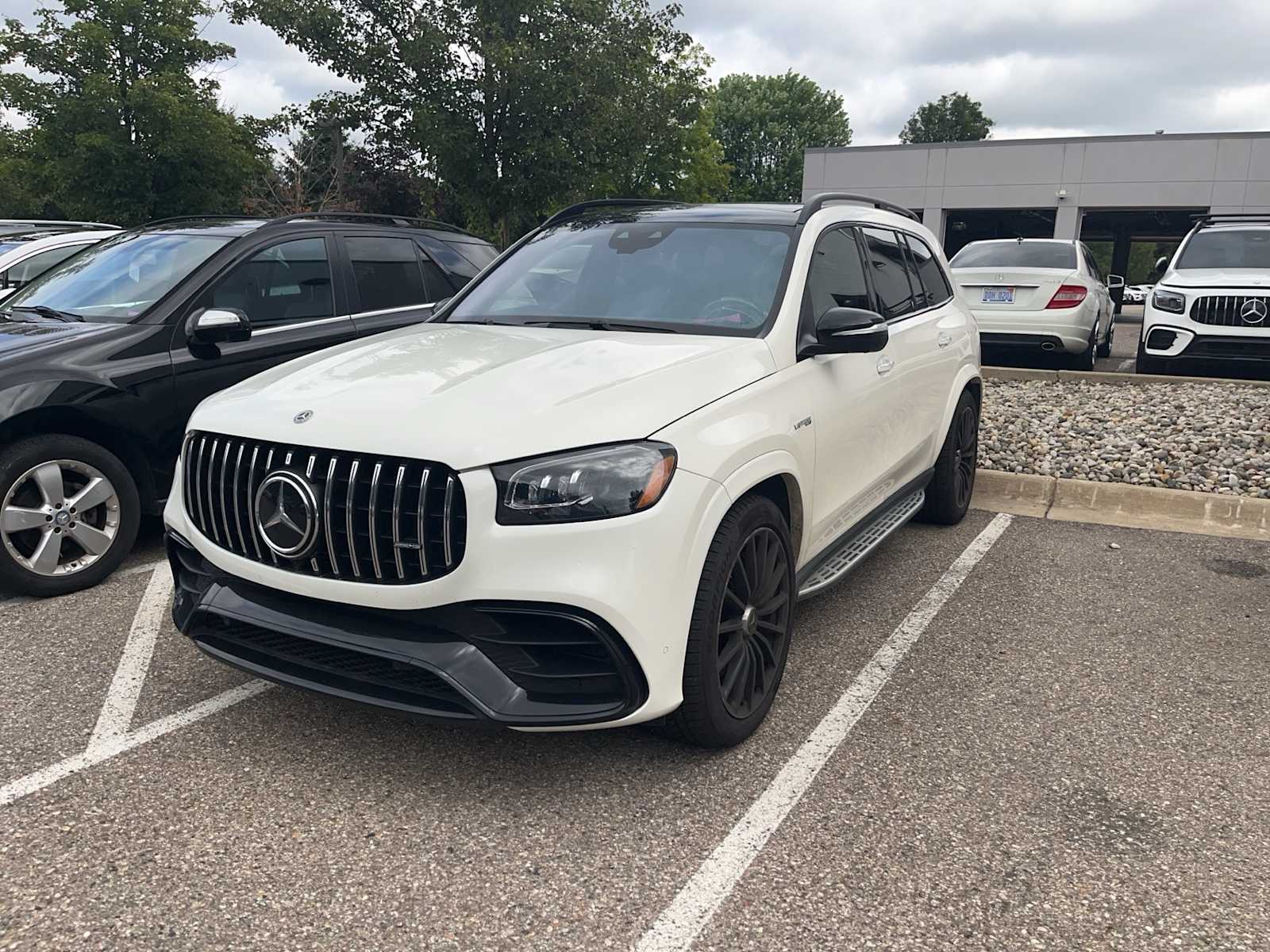 Thumbnail: 2021 Mercedes-Benz GL-Class - 1