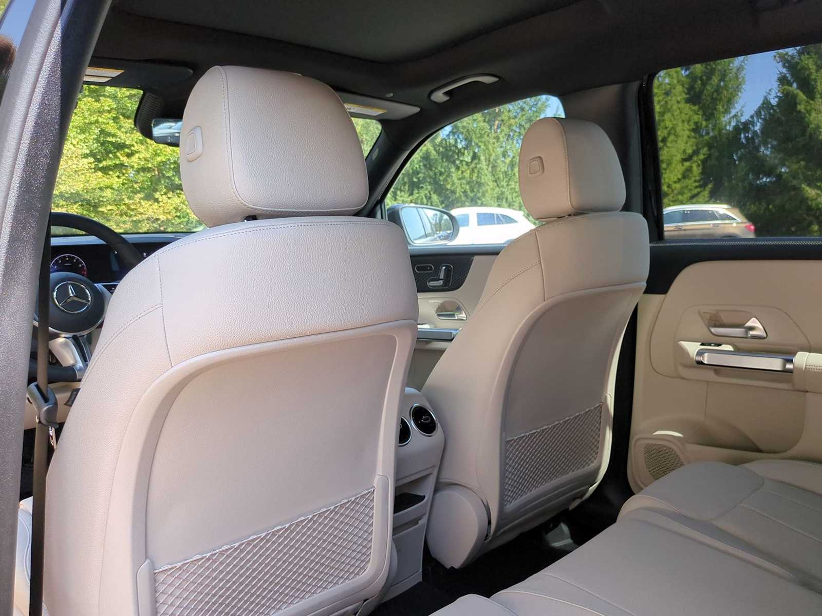 Thumbnail: 2025 Mercedes-Benz GLB - 19