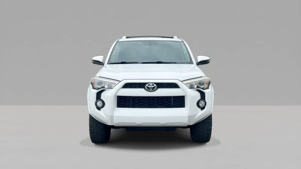 Thumbnail: 2015 Toyota 4Runner - 3