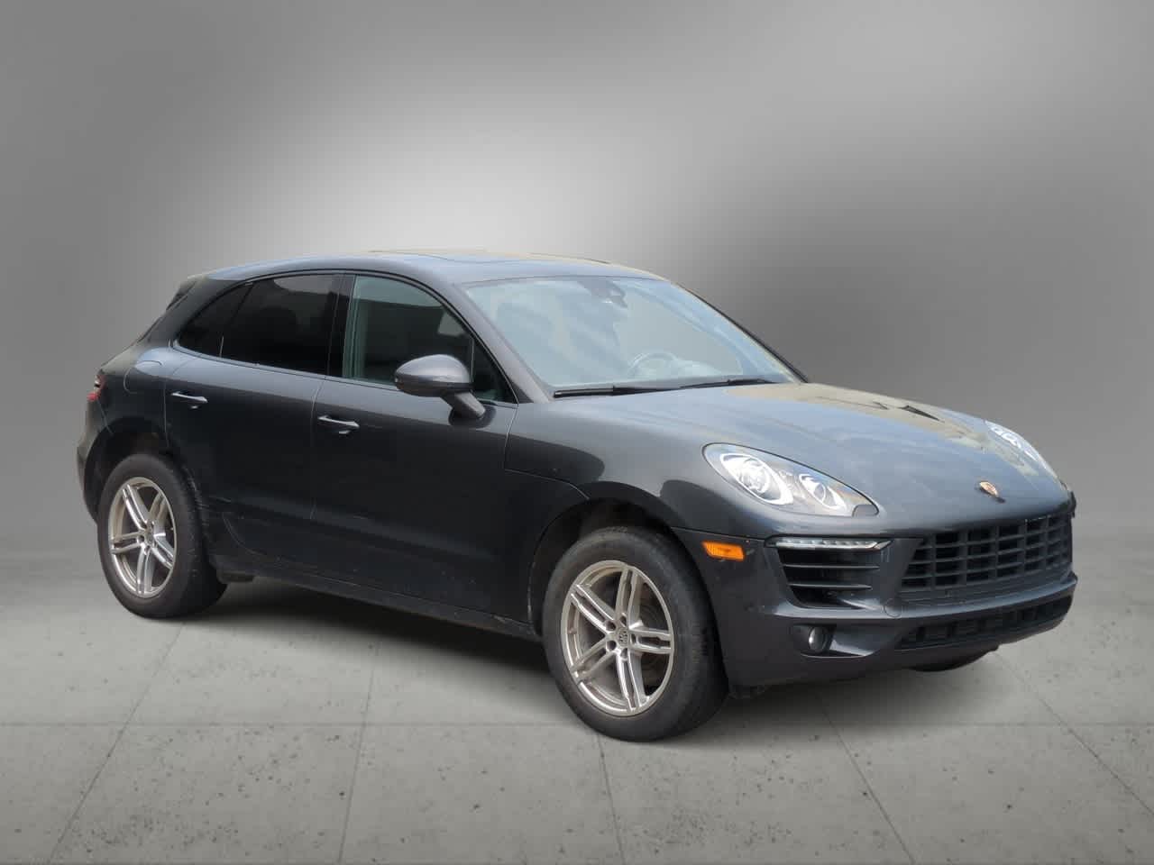 Thumbnail: 2018 Porsche Macan - 2