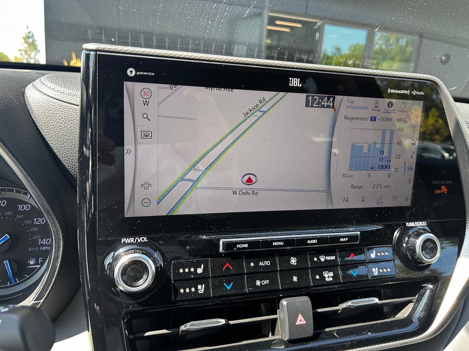 Thumbnail: 2020 Toyota Highlander - 10