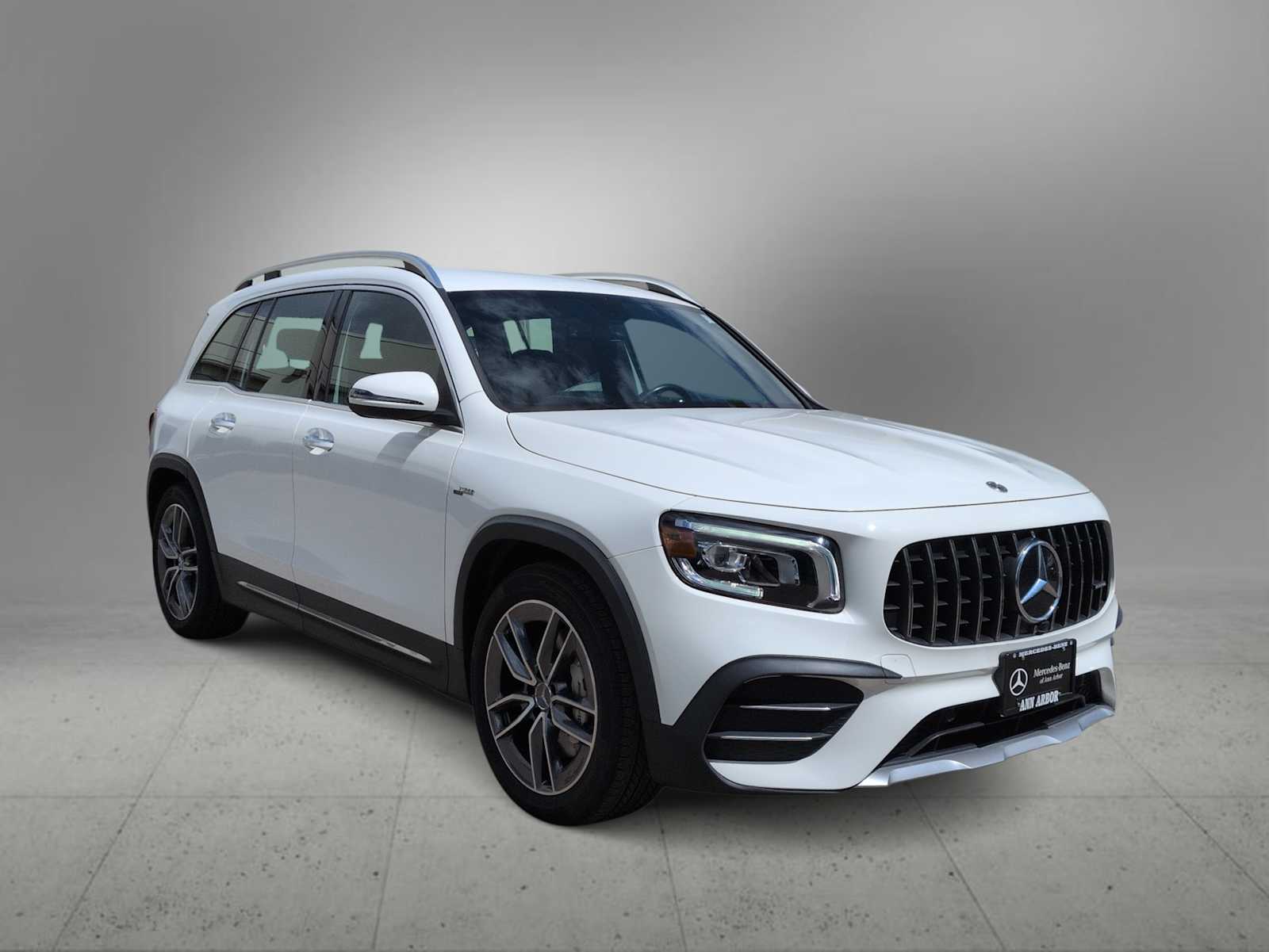 2022 Mercedes Benz GLB 35 AMG 4MATIC photo 2