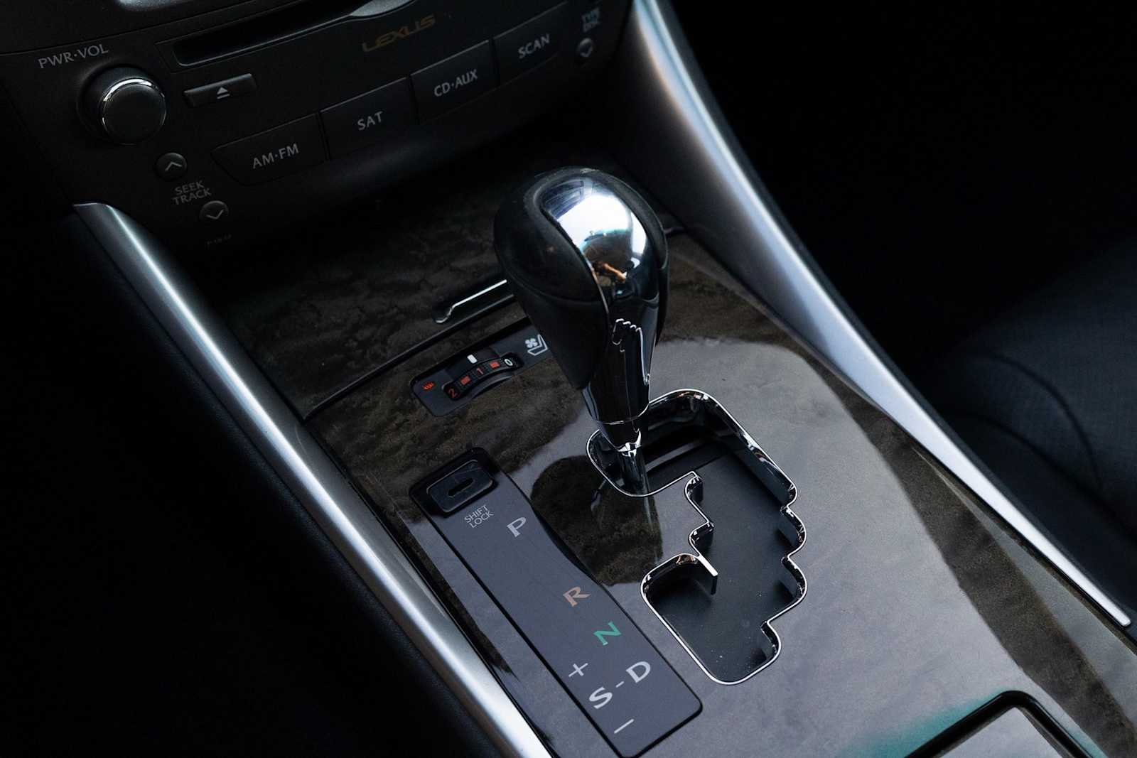 Thumbnail: 2010 Lexus IS - 10