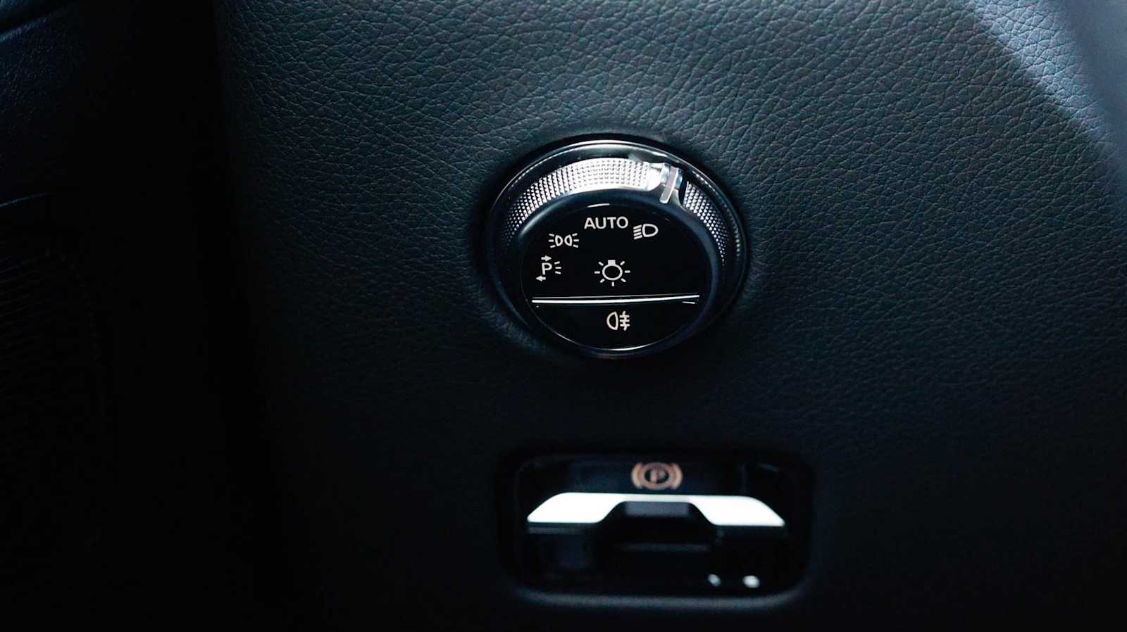 Thumbnail: 2026 Mercedes-Benz GLC - 28