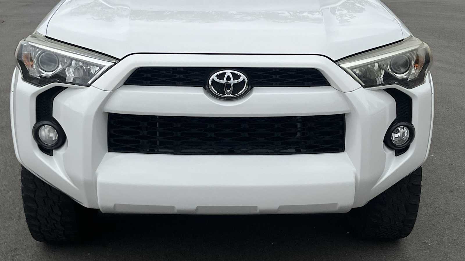 Thumbnail: 2015 Toyota 4Runner - 20