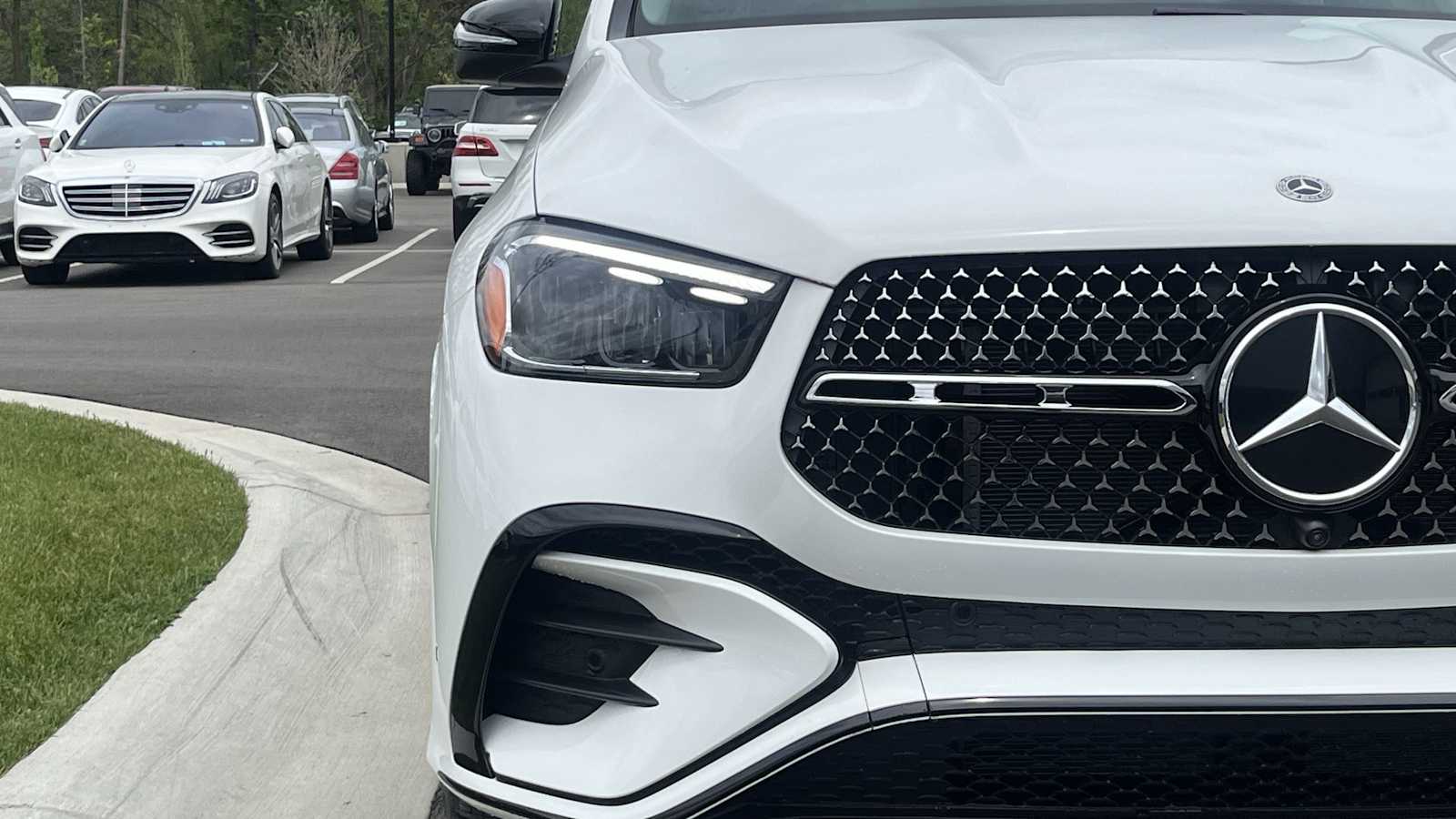 Thumbnail: 2026 Mercedes-Benz GLE - 22