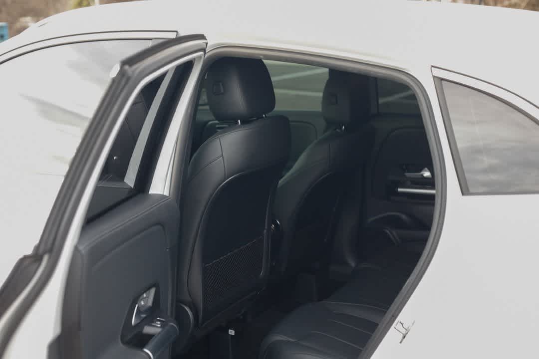 Thumbnail: 2023 Mercedes-Benz GLA - 22