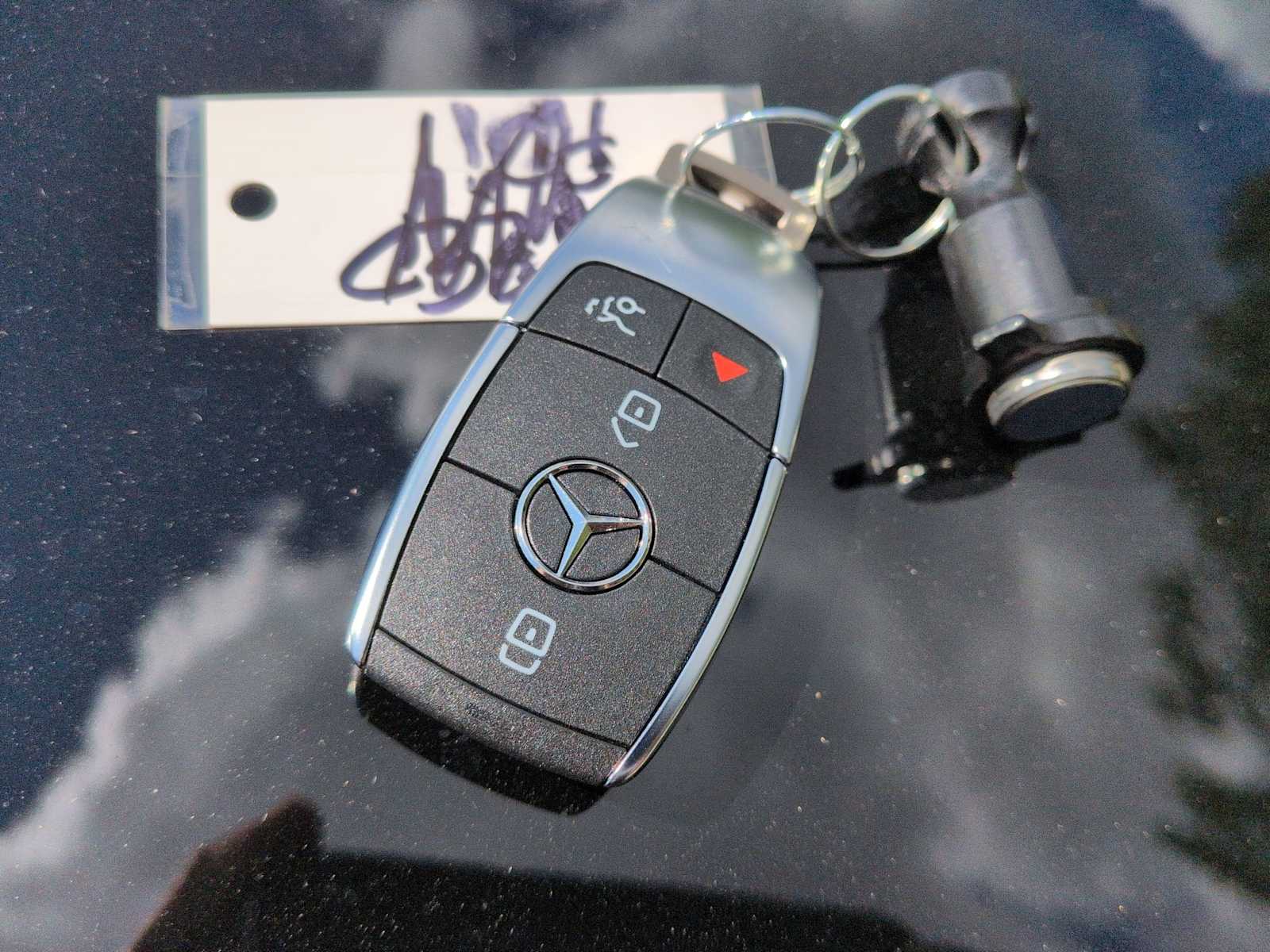 Thumbnail: 2026 Mercedes-Benz GLB - 35