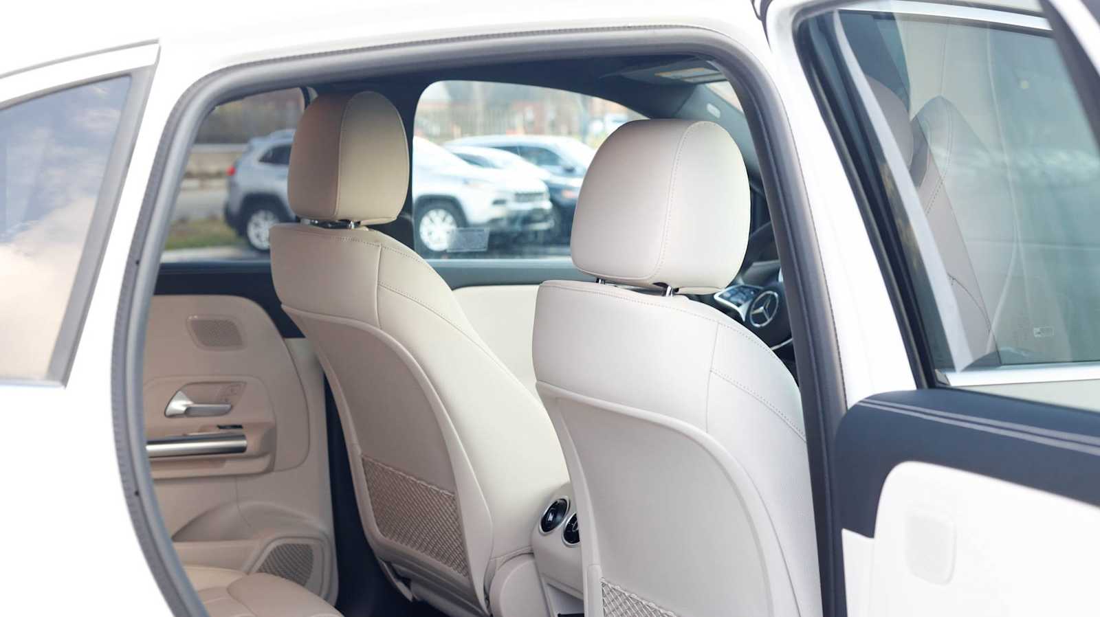 Thumbnail: 2026 Mercedes-Benz GLA - 14