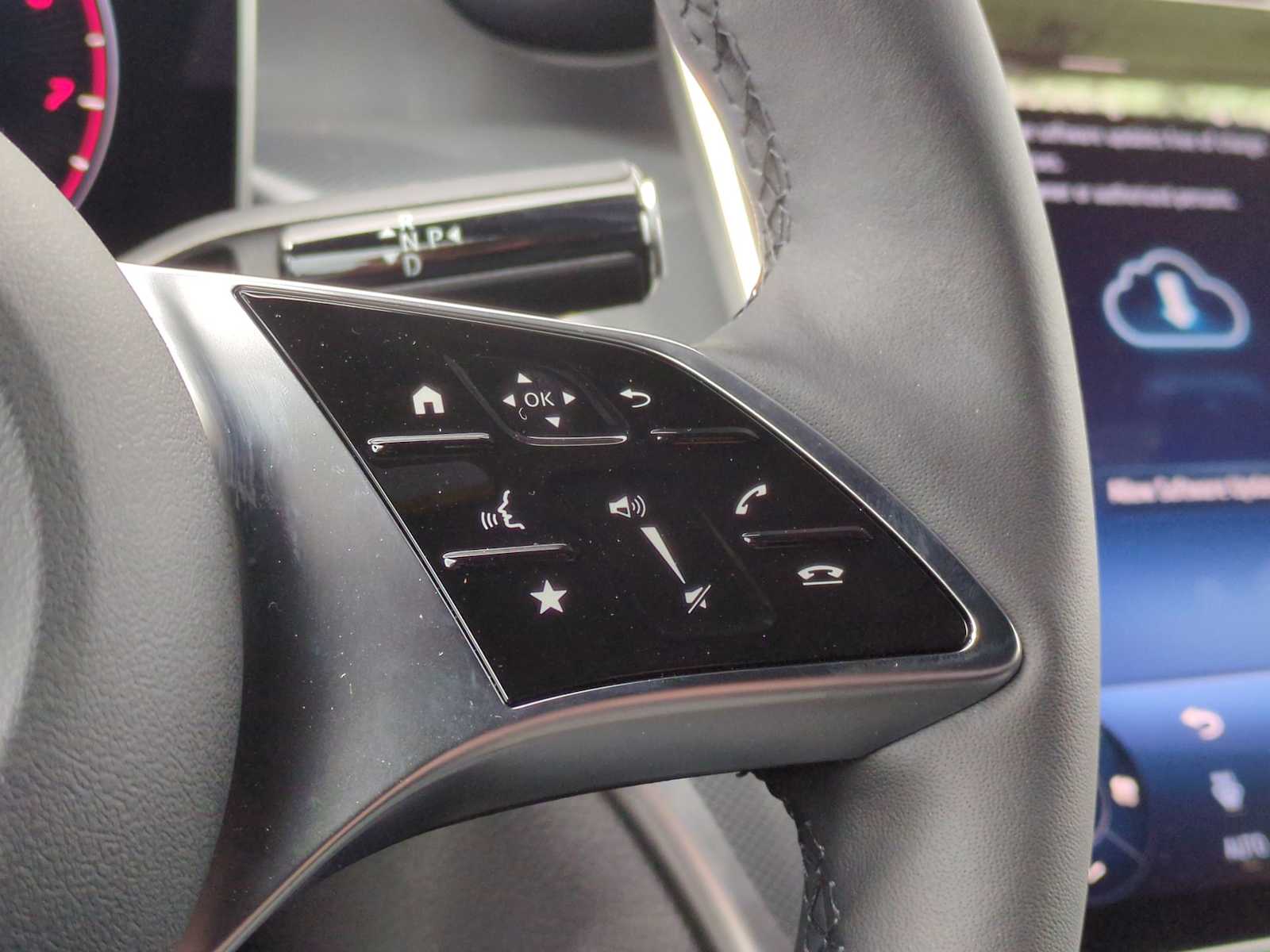 Thumbnail: 2025 Mercedes-Benz GLC - 25