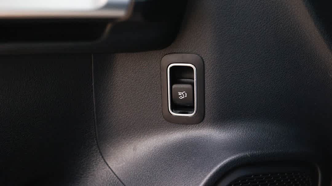 Thumbnail: 2022 Mercedes-Benz GLB - 39