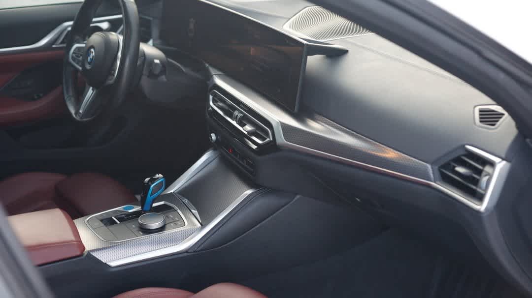 Thumbnail: 2022 BMW i4 - 33