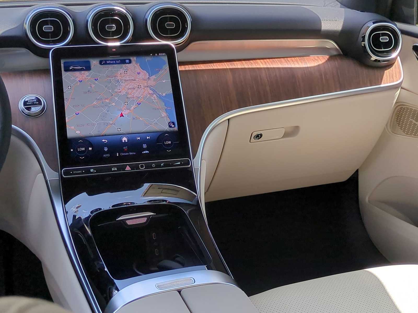 Thumbnail: 2025 Mercedes-Benz GLC - 38