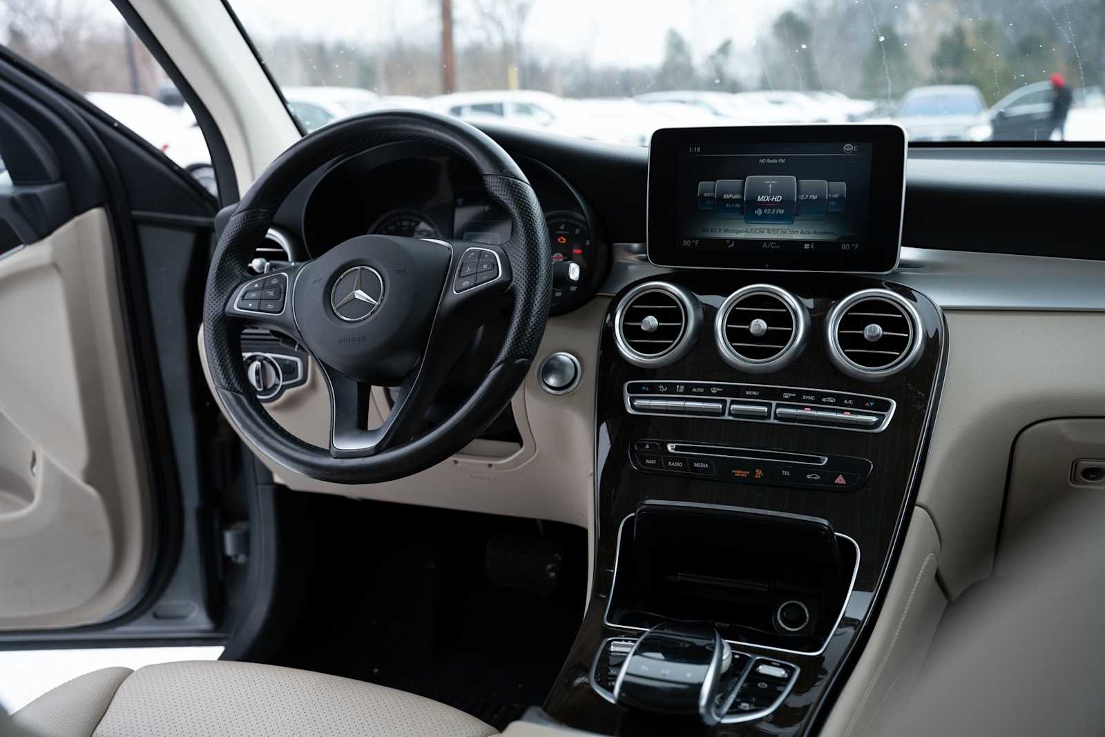 Thumbnail: 2016 Mercedes-Benz GLC - 23