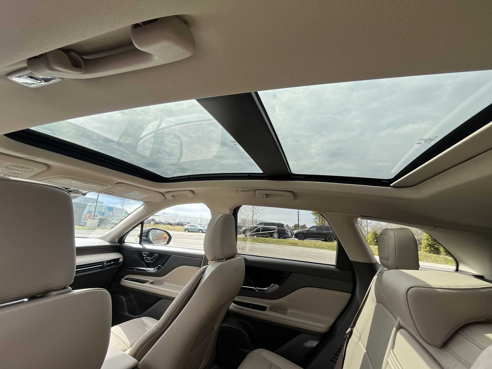 Thumbnail: 2024 Lincoln Corsair - 33